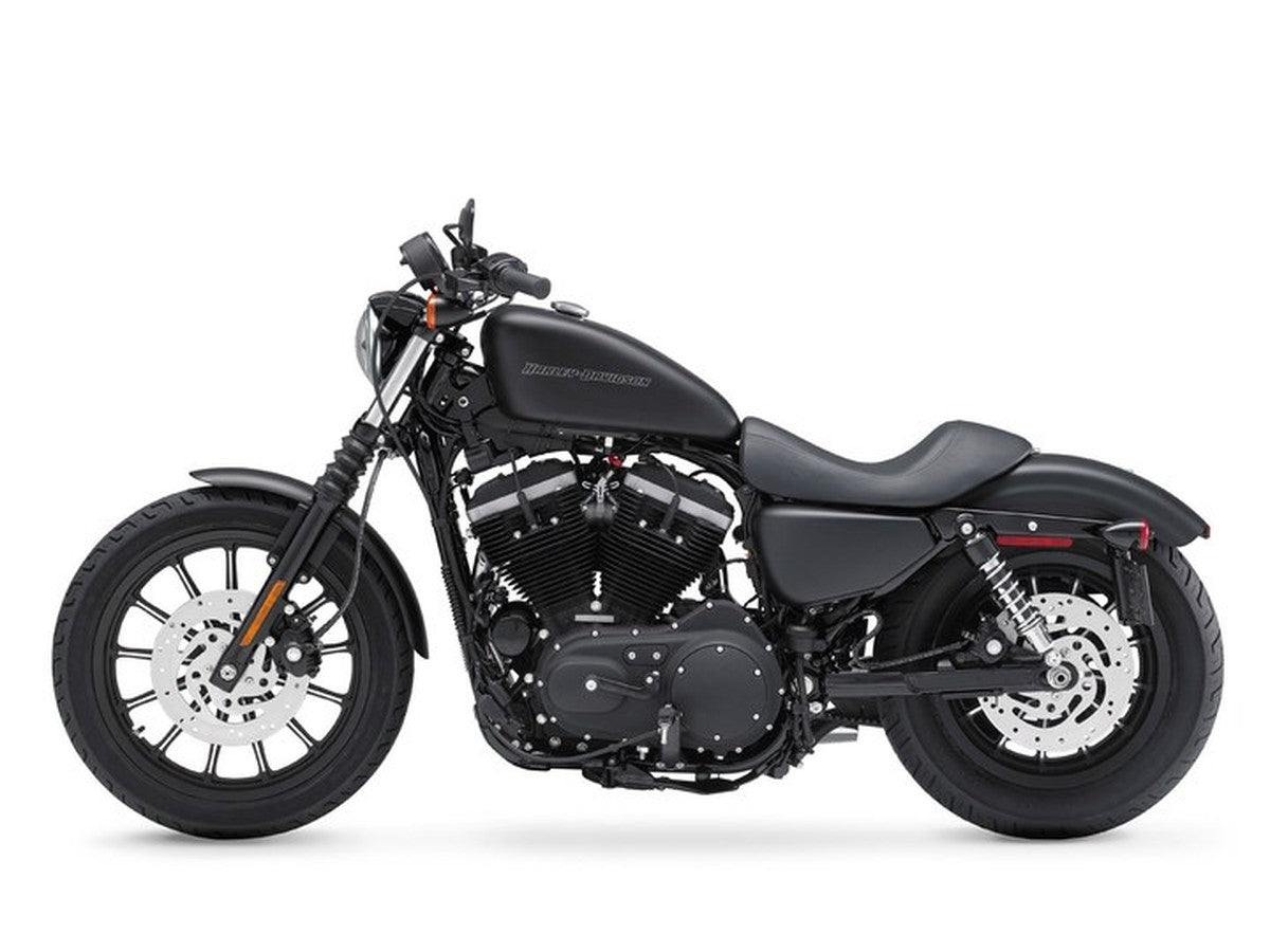 2009 Harley-Davidson Iron 883 — HogPlay 7-inch CarPlay & Android Auto screen fitment