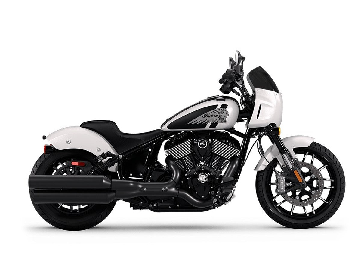 2025 Indian Sport Chief — HogPlay 7-inch CarPlay & Android Auto screen fitment