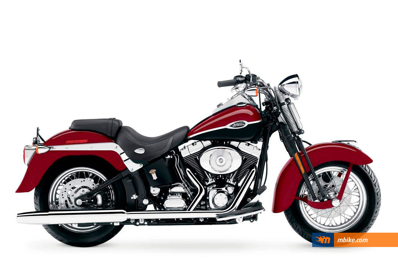 2000 Harley-Davidson Heritage Springer — HogPlay 7-inch CarPlay & Android Auto screen fitment