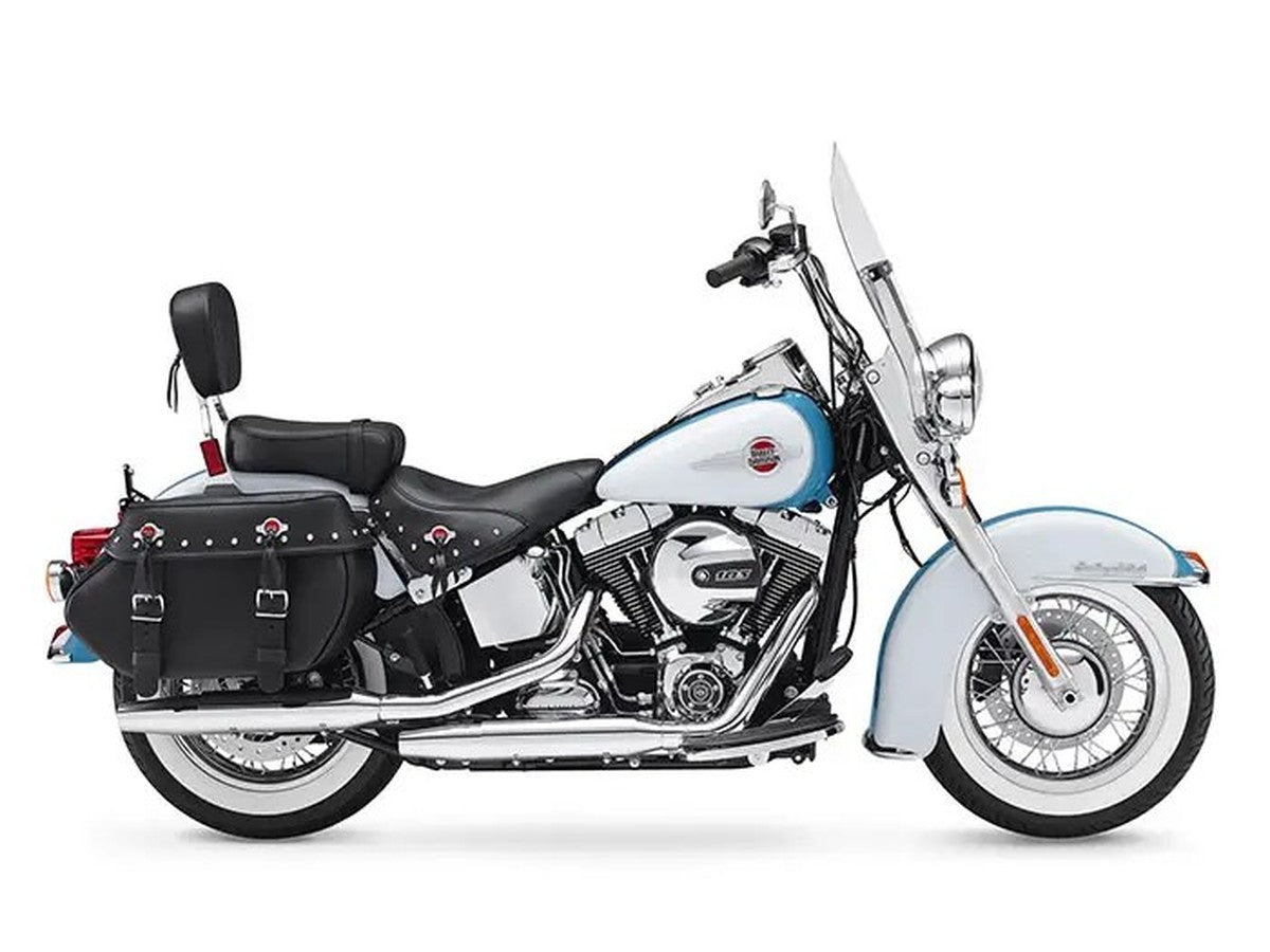 2017 Harley-Davidson Heritage Classic — HogPlay 7-inch CarPlay & Android Auto screen fitment