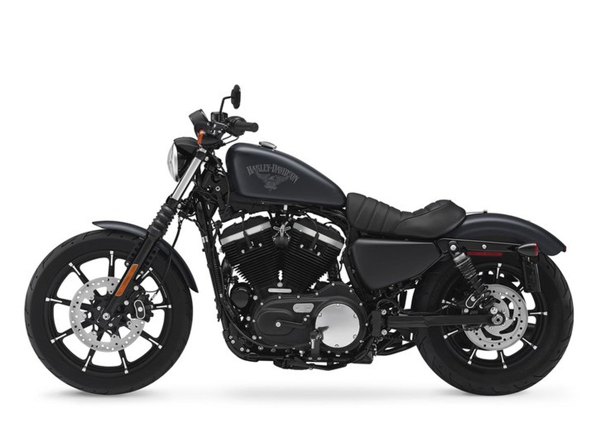 2018 Harley-Davidson Iron 883 — HogPlay 7-inch CarPlay & Android Auto screen fitment