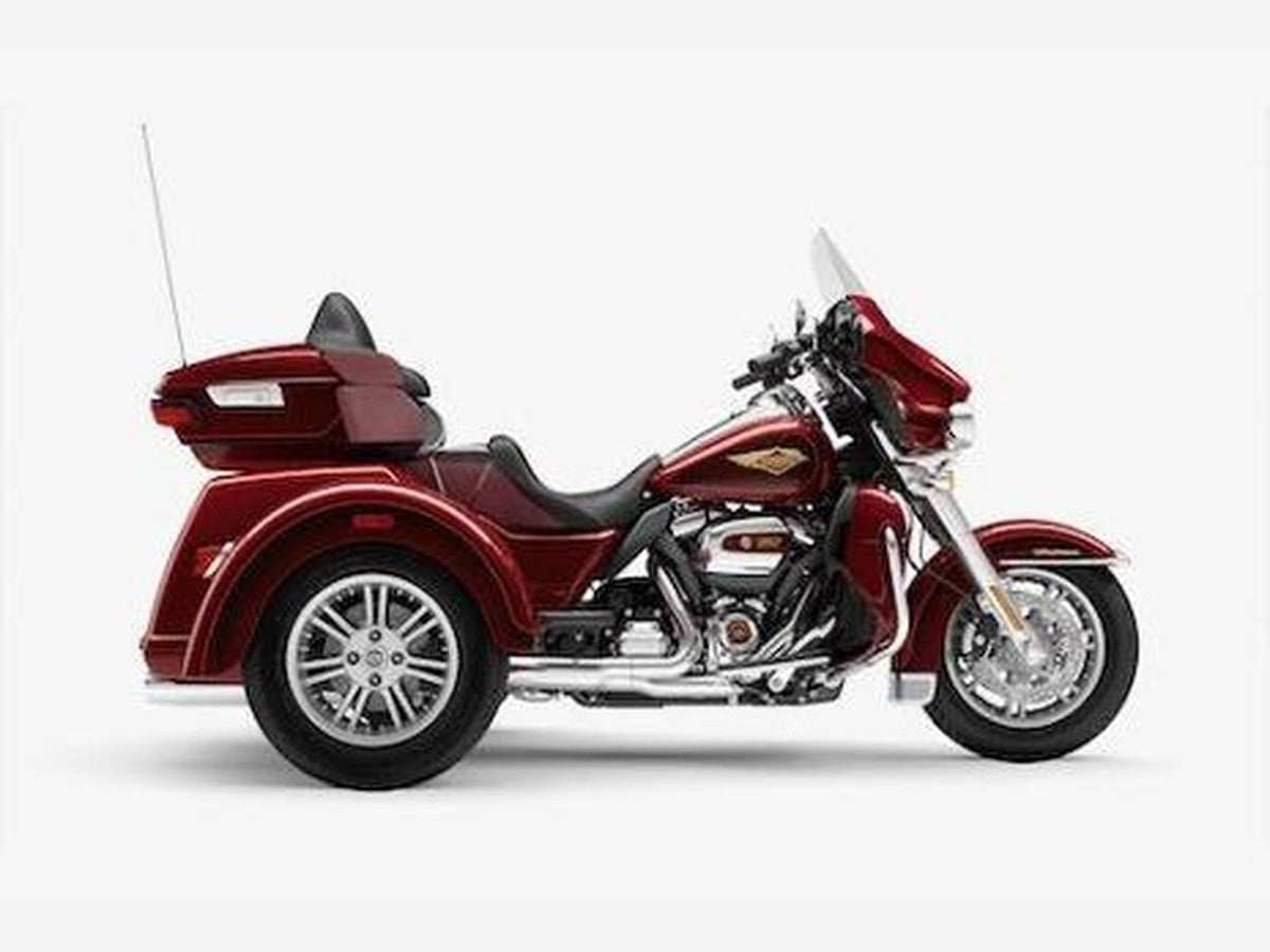2018 Harley-Davidson Tri Glide Ultra Anniversary — Apple CarPlay & Android Auto fitment by HogPlay